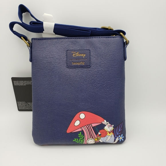 Loungefly Exclusive Alice in Wonderland Passport Bag! Limited Edition NWT - Picture 3 of 7